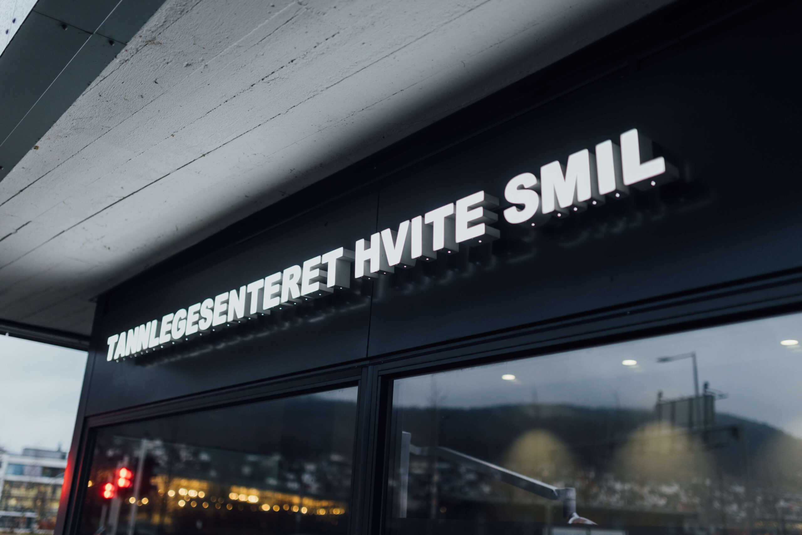 Fasaden til Hvite Smil AS i Drammen